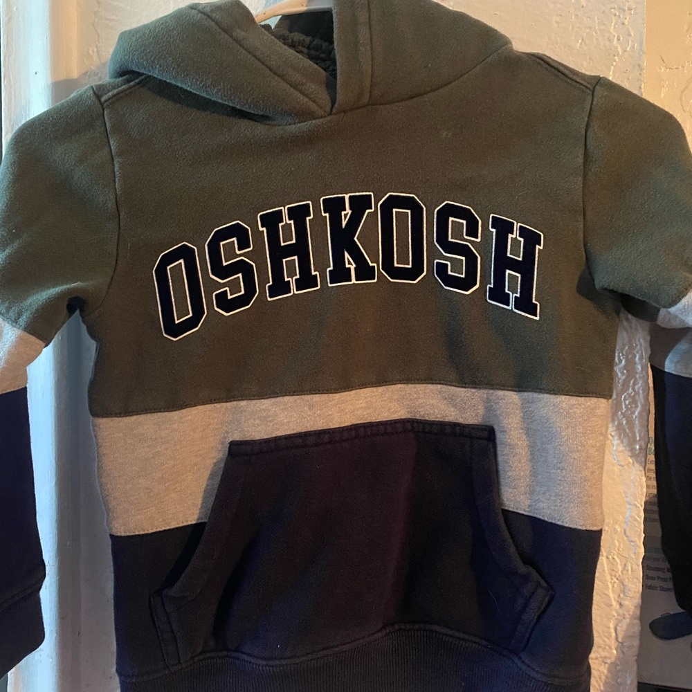 Oshkosh  hoodie